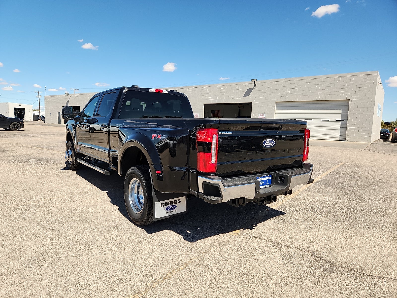 2027 Ford F-350SD XLT DRW