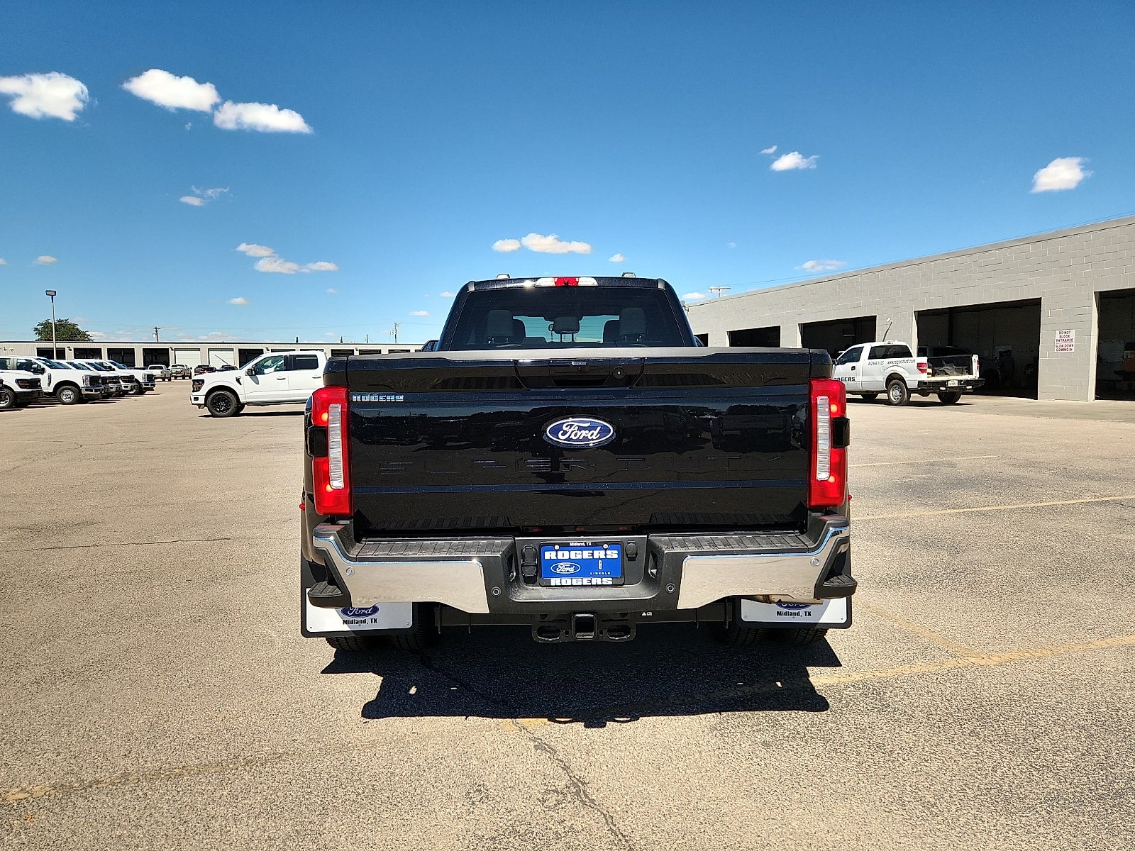 2027 Ford F-350SD XLT DRW