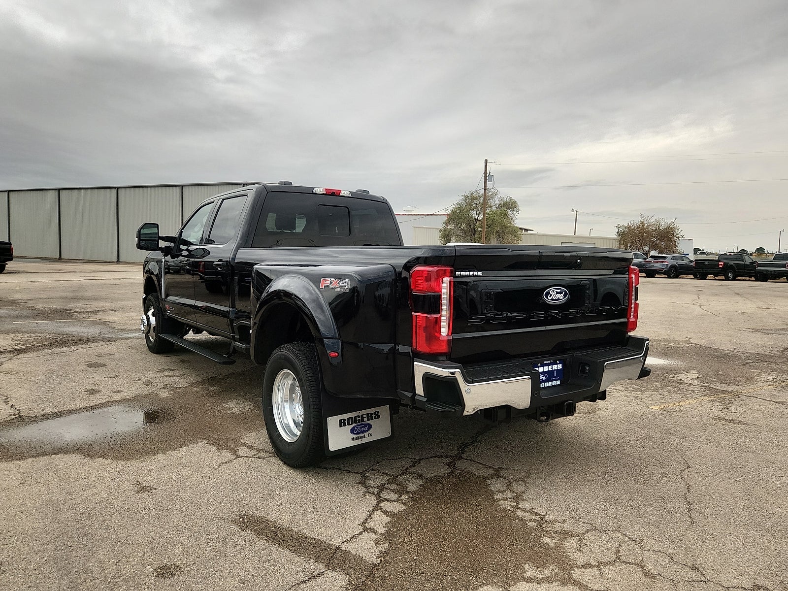 2027 Ford F-350SD Lariat DRW