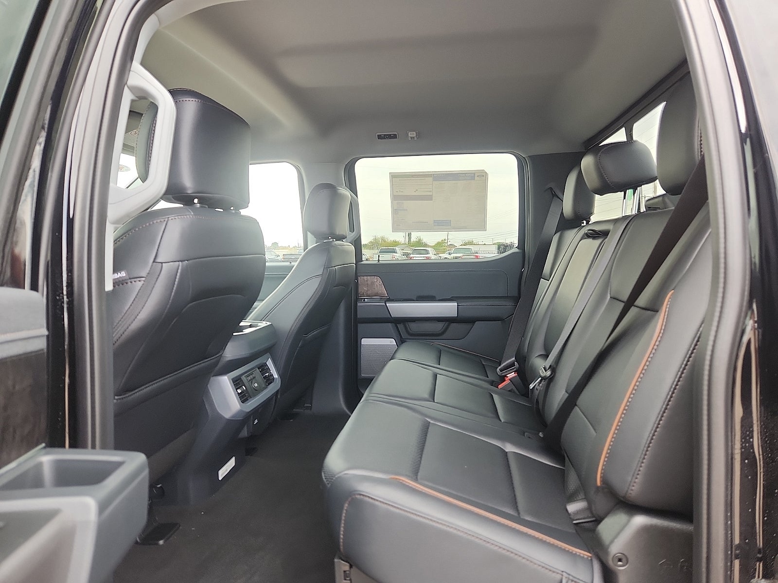2027 Ford F-350SD Lariat DRW