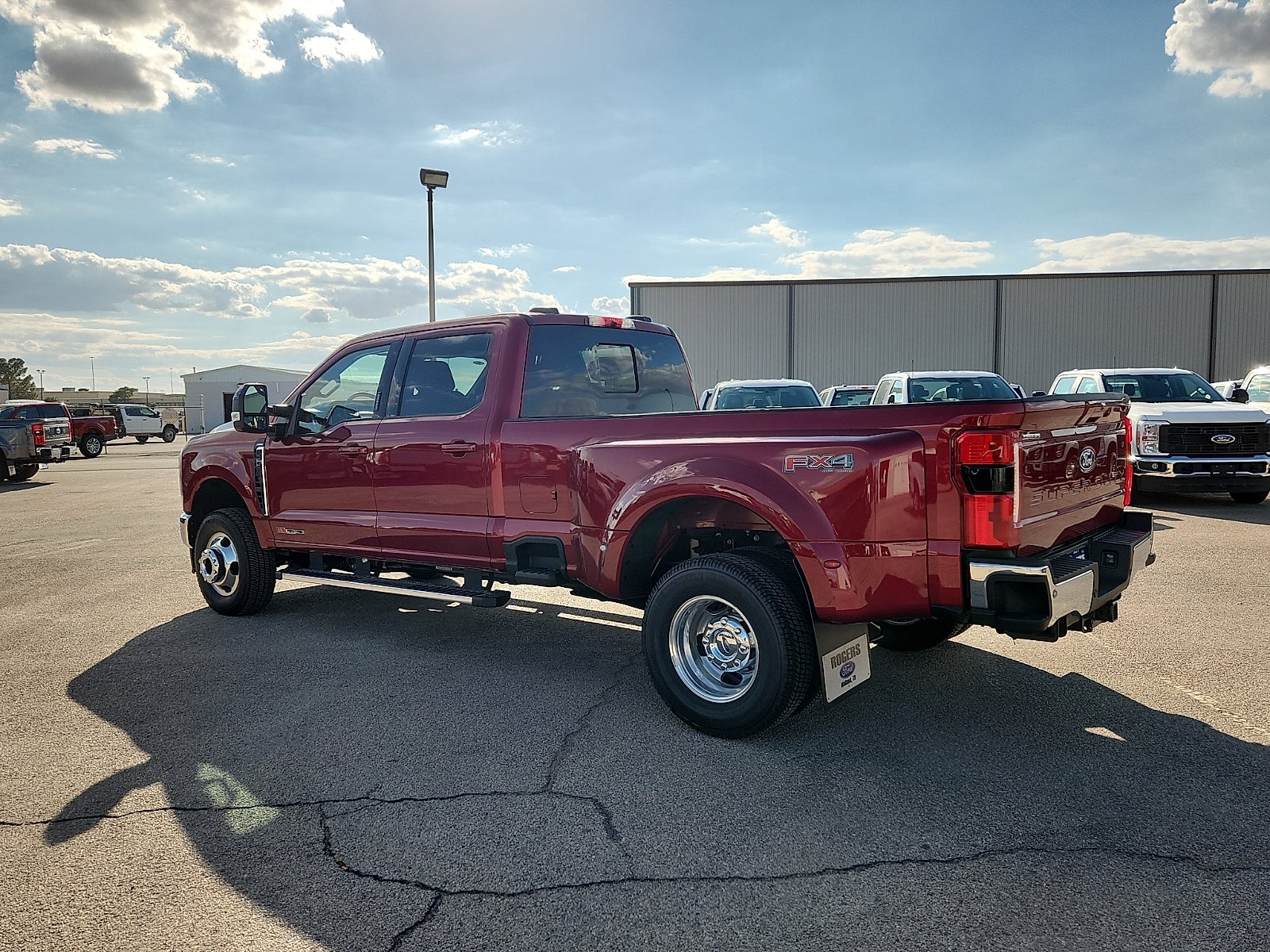 2027 Ford F-350SD Lariat DRW