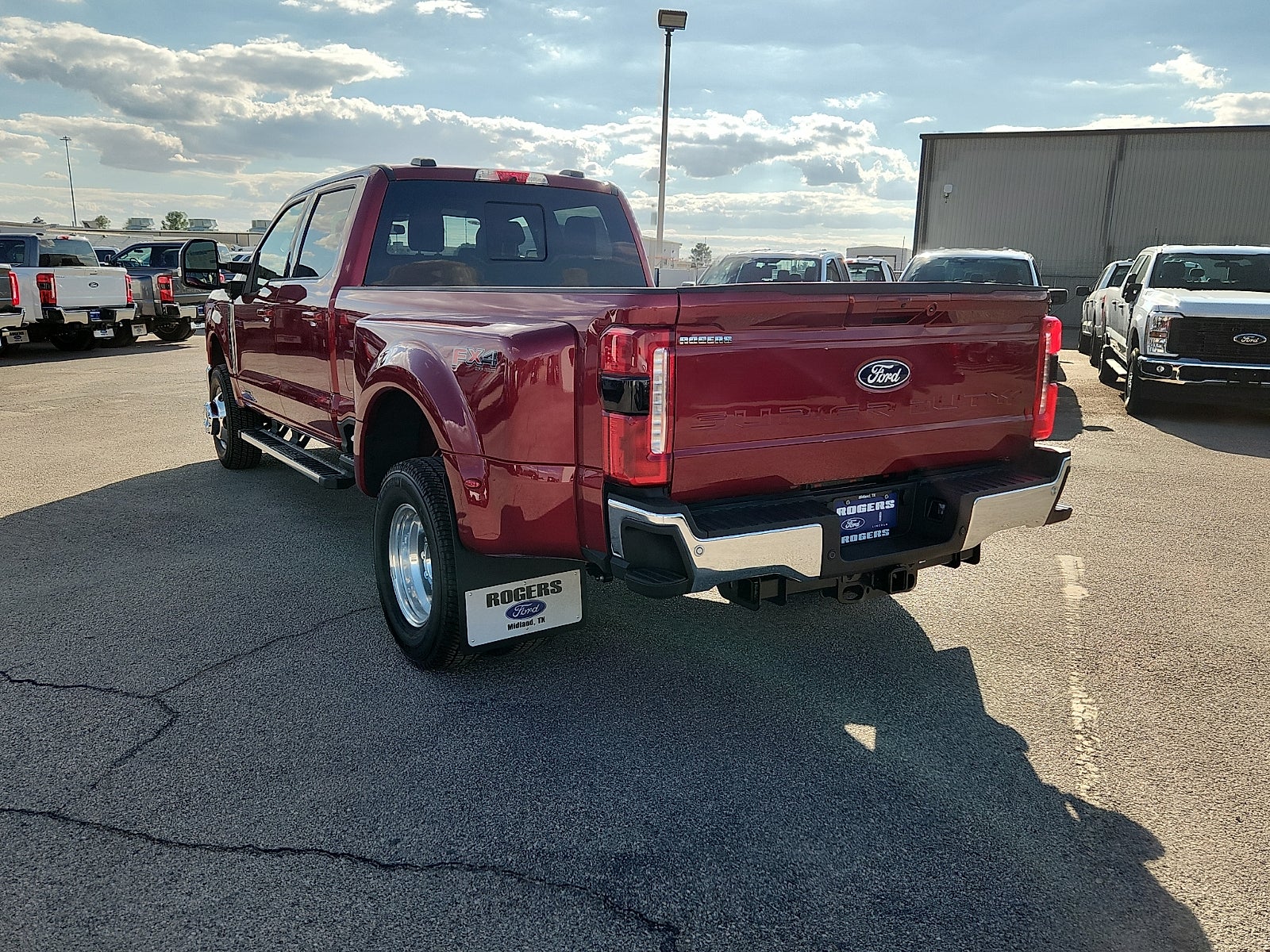 2027 Ford F-350SD Lariat DRW