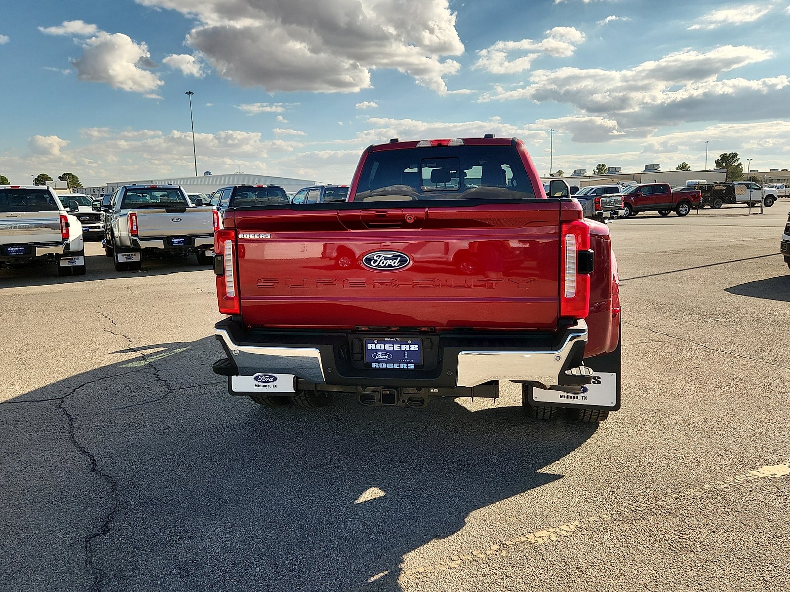 2027 Ford F-350SD Lariat DRW