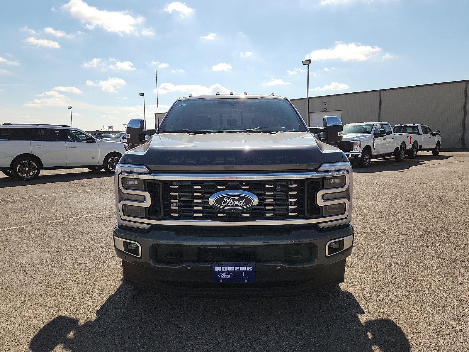 2027 Ford F-350SD Platinum DRW