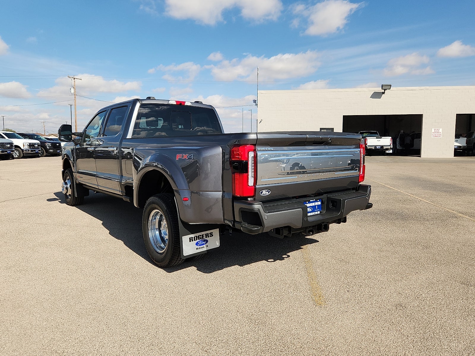 2027 Ford F-350SD Platinum DRW