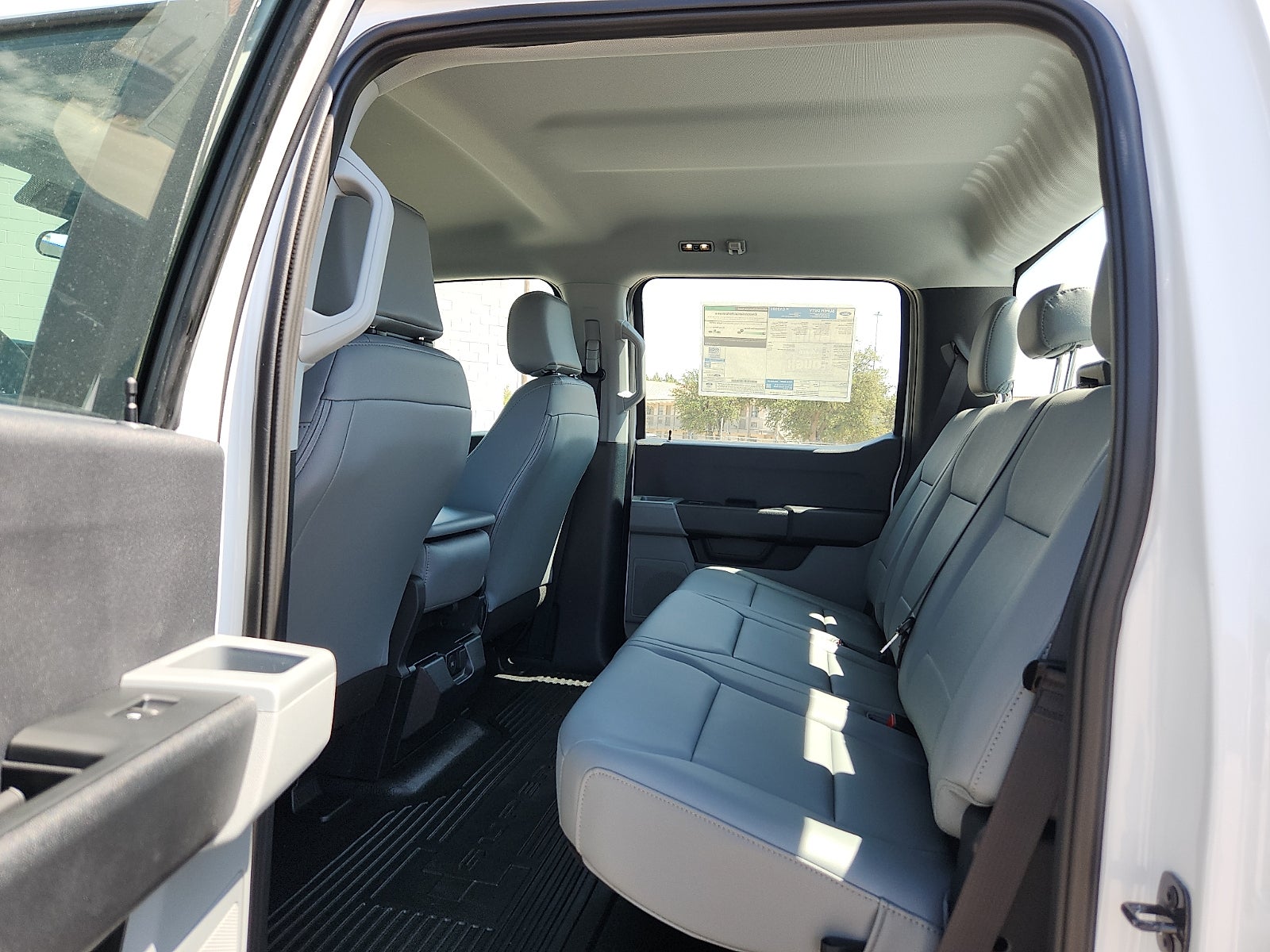 2027 Ford Super Duty F-350 DRW XL