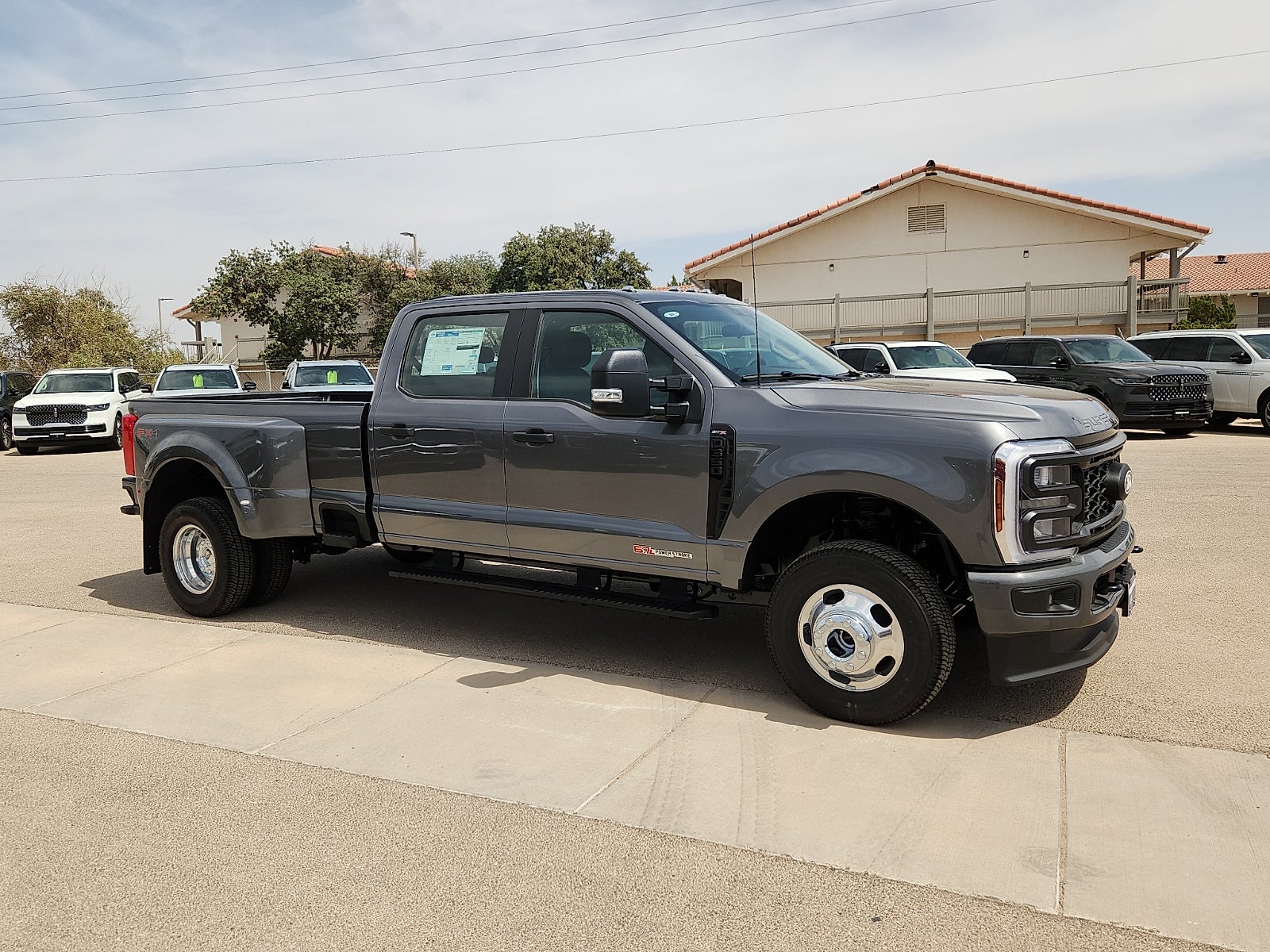 2027 Ford Super Duty F-350 DRW XL