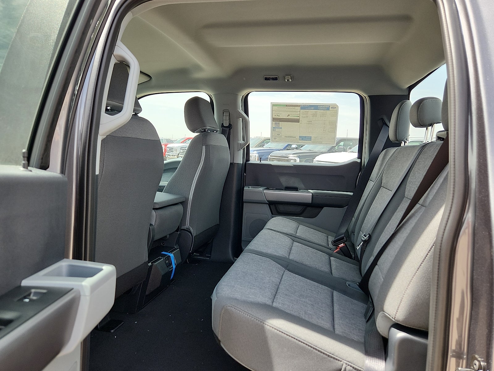 2027 Ford Super Duty F-350 DRW XL