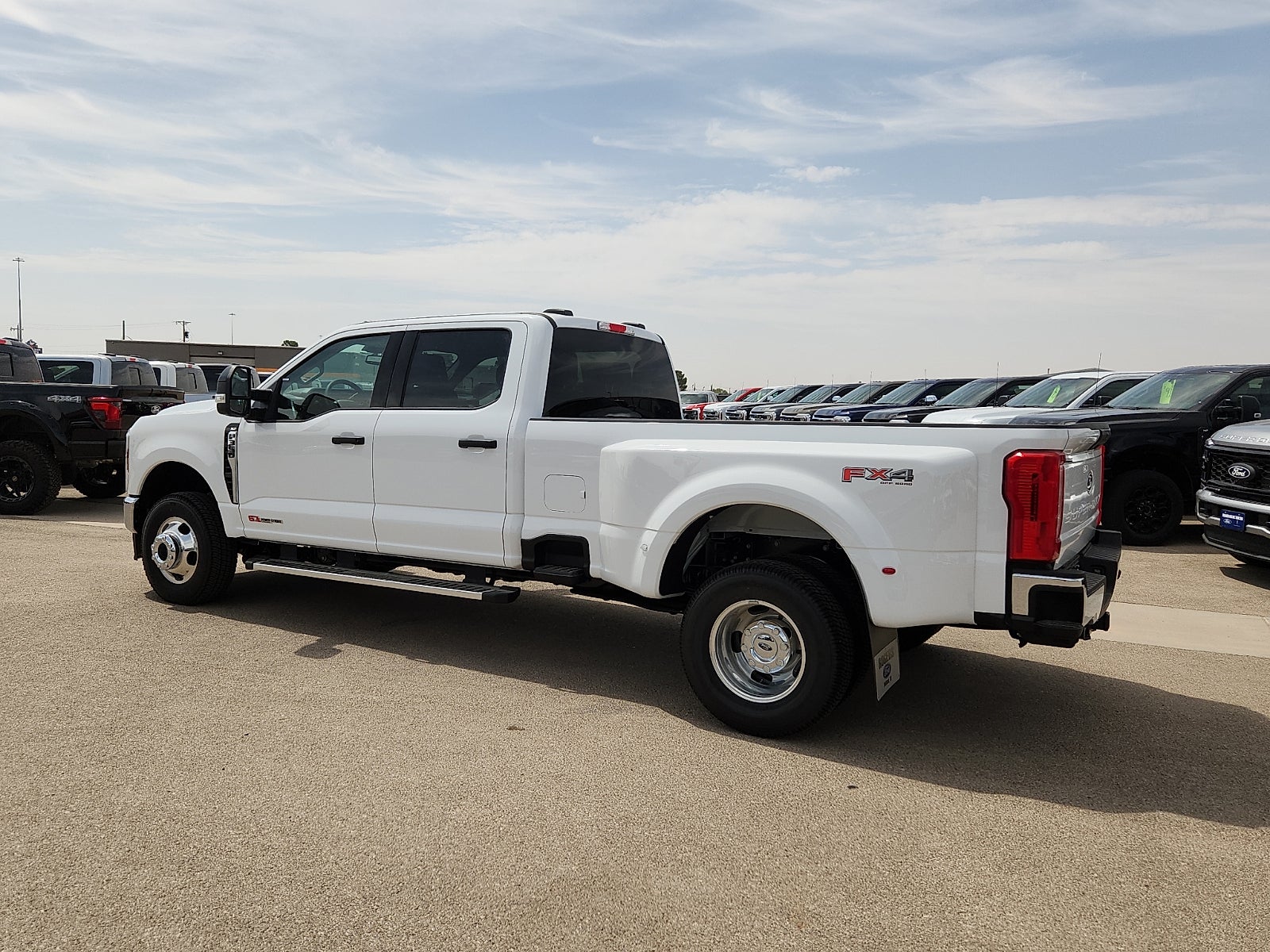 2027 Ford F-350SD XLT DRW