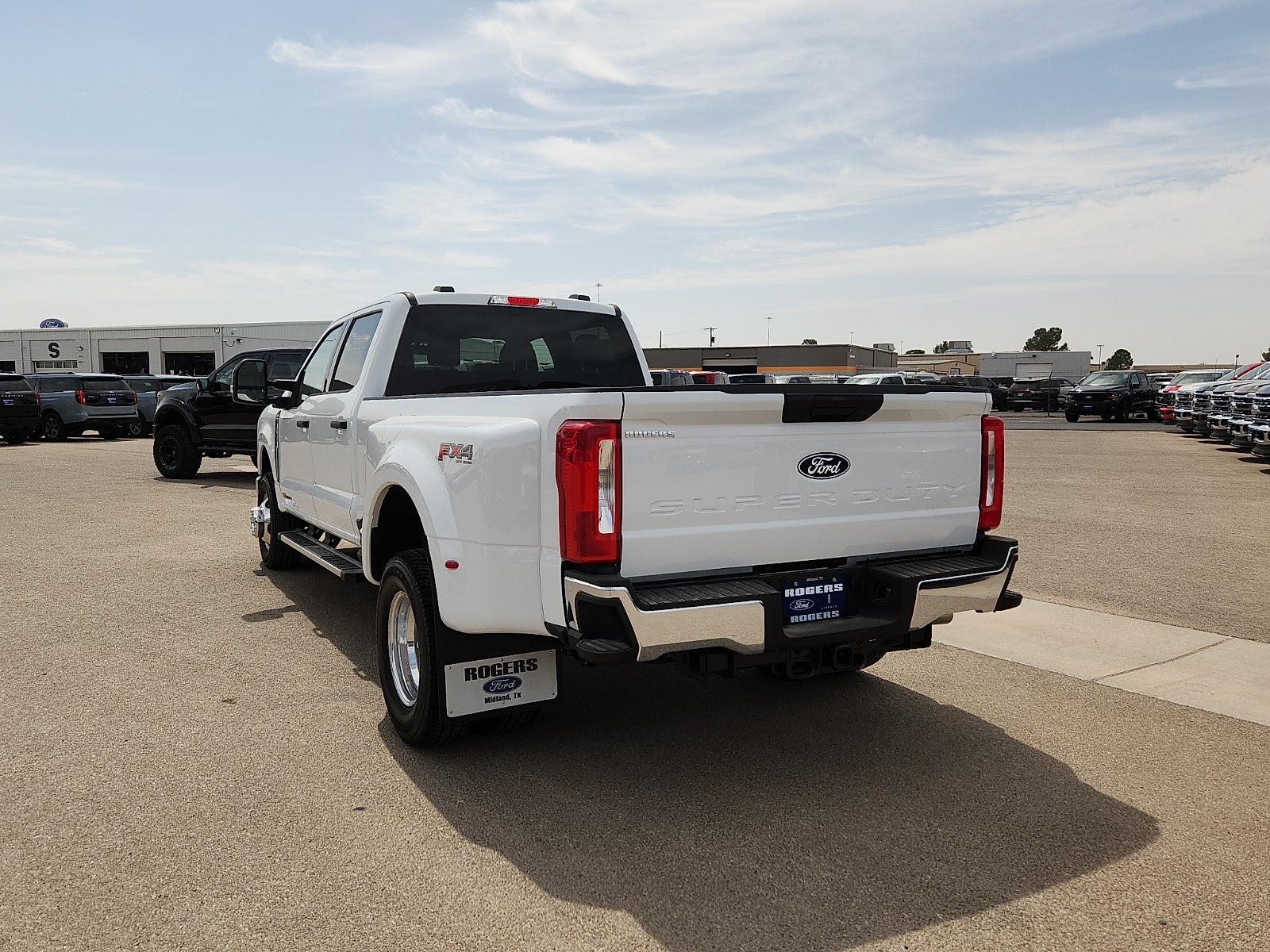 2027 Ford F-350SD XLT DRW