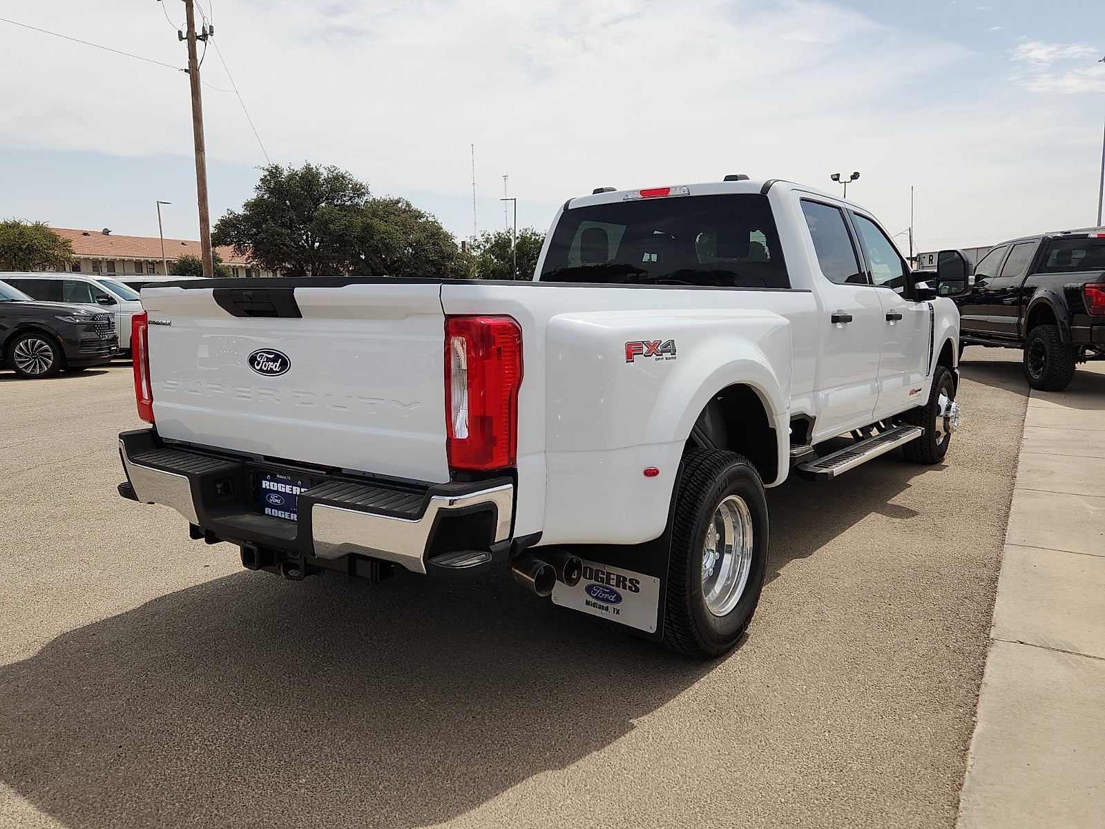 2027 Ford F-350SD XLT DRW