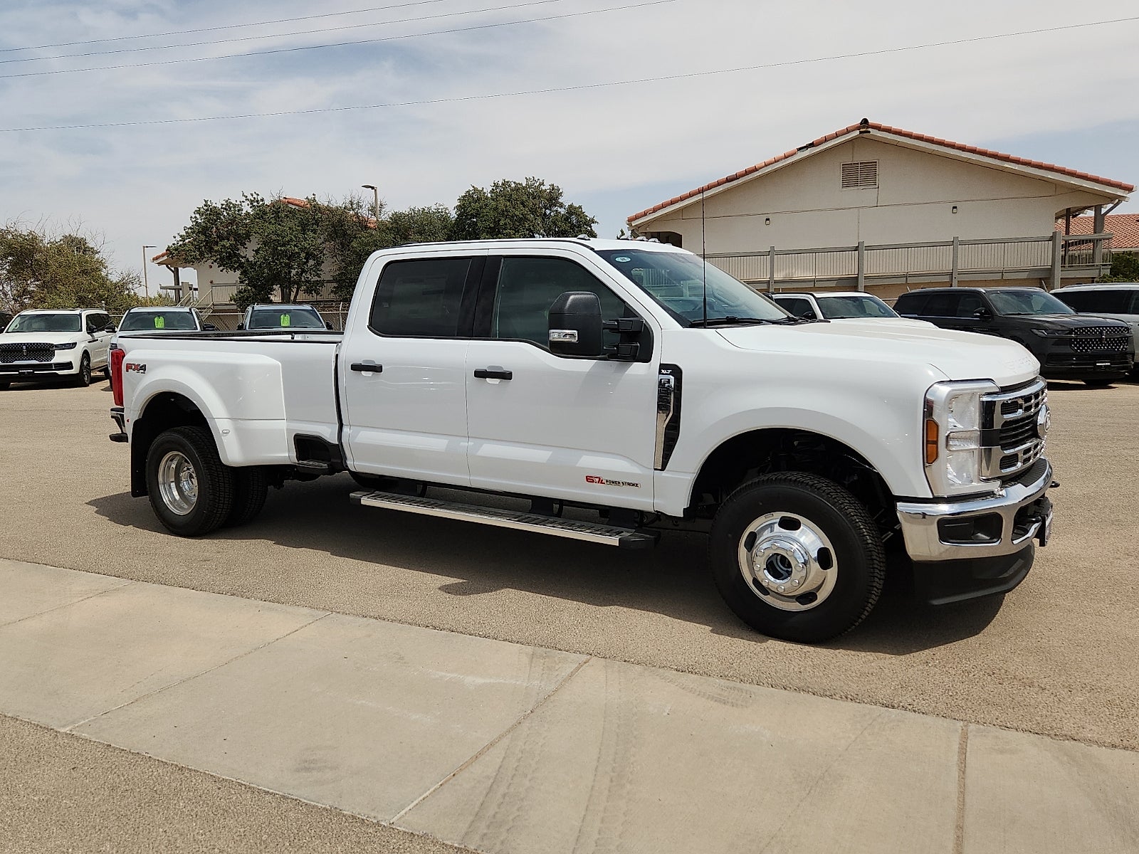 2027 Ford F-350SD XLT DRW