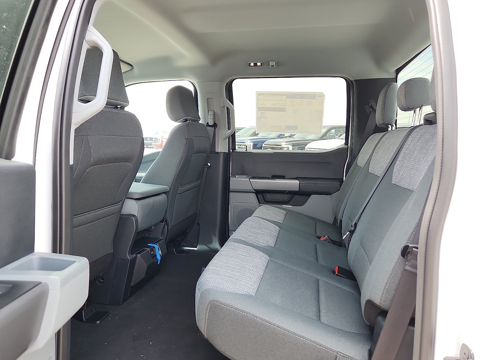 2027 Ford F-350SD XLT DRW