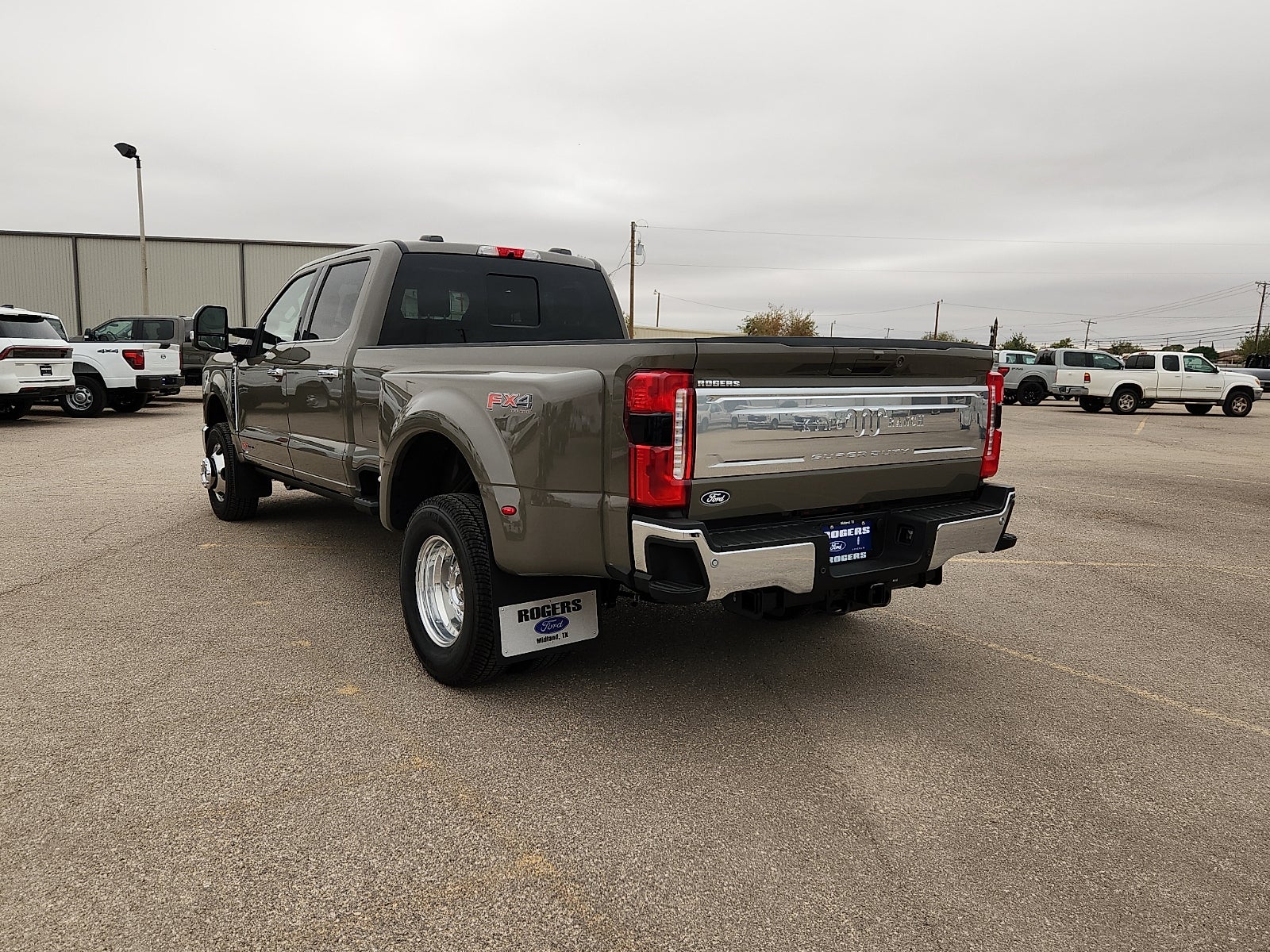 2027 Ford F-350SD King Ranch DRW