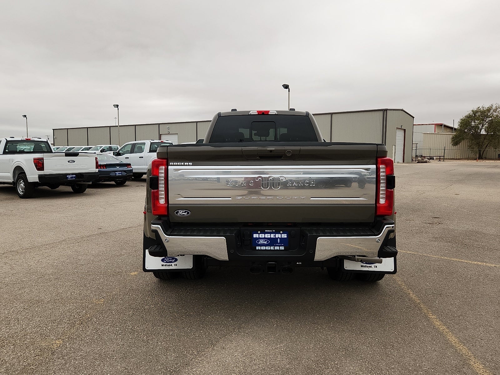 2027 Ford F-350SD King Ranch DRW
