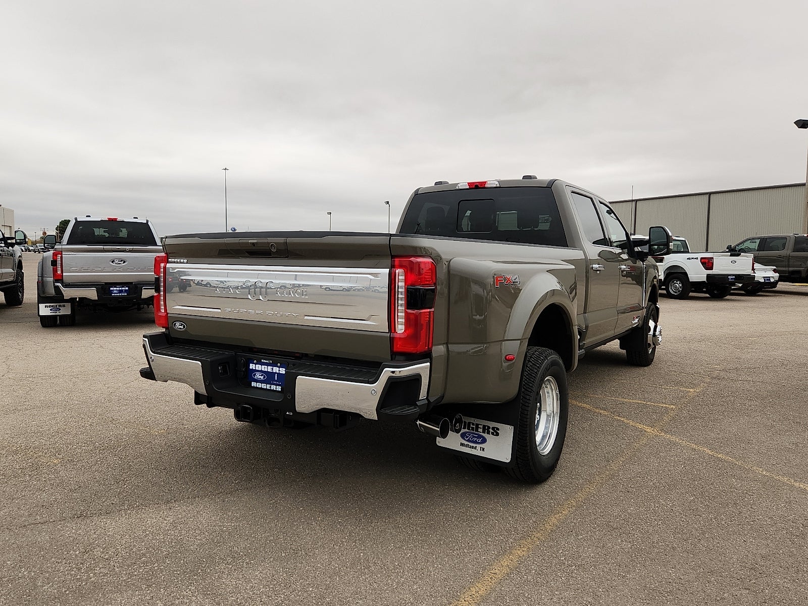 2027 Ford F-350SD King Ranch DRW