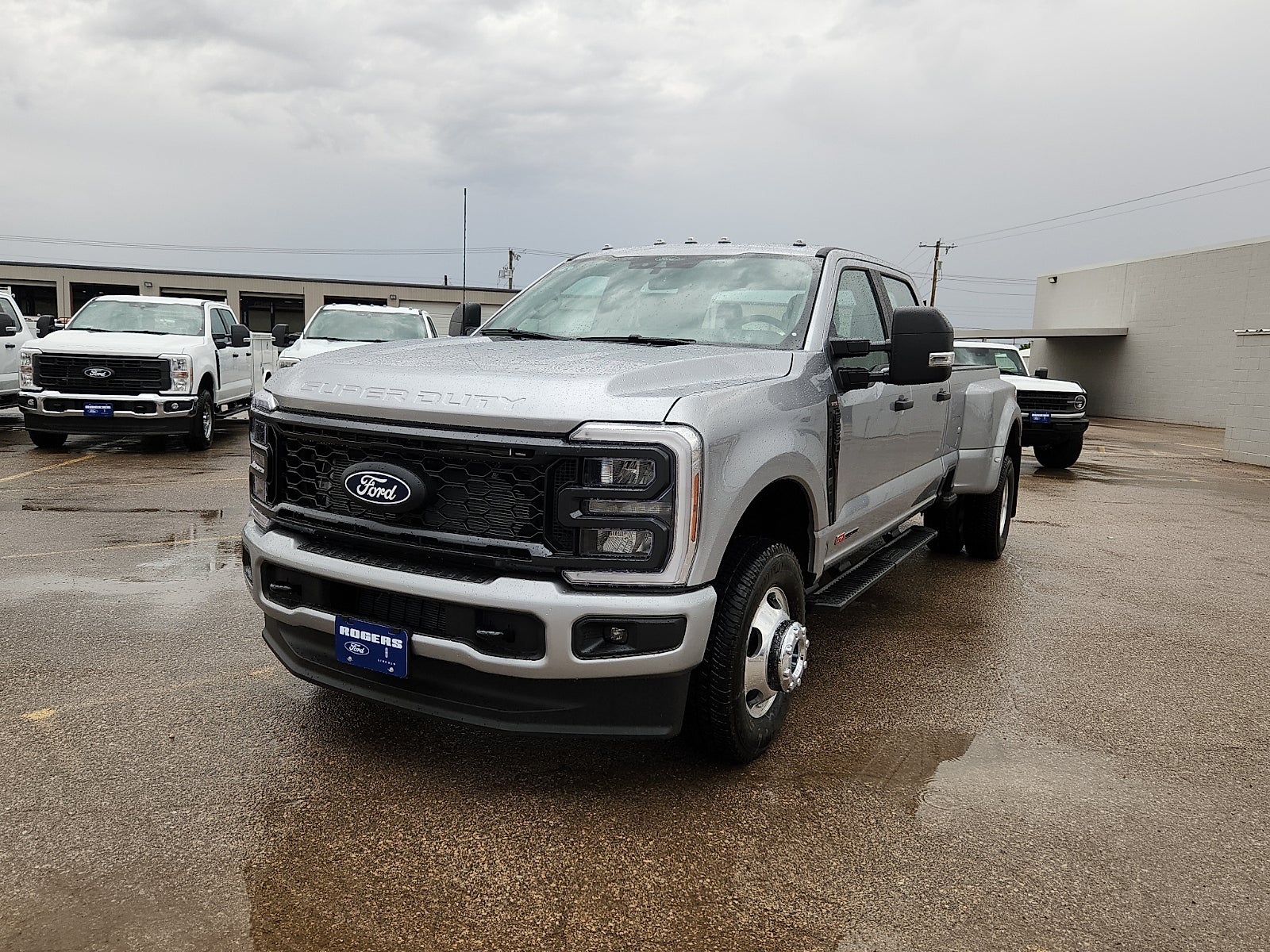 2027 Ford Super Duty F-350 DRW XL
