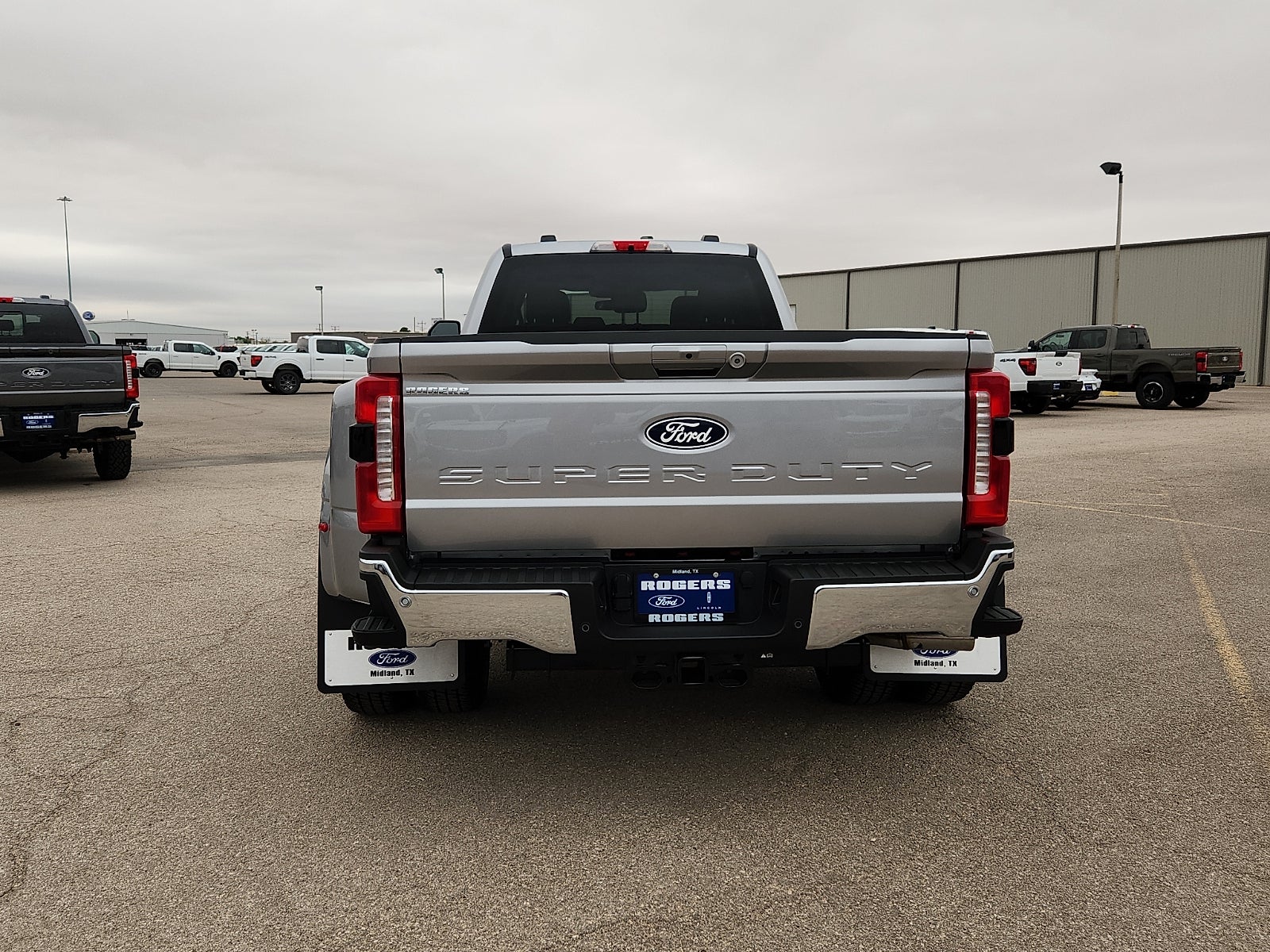 2027 Ford F-350SD XLT DRW