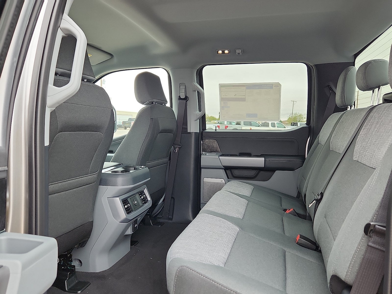 2027 Ford F-350SD XLT DRW