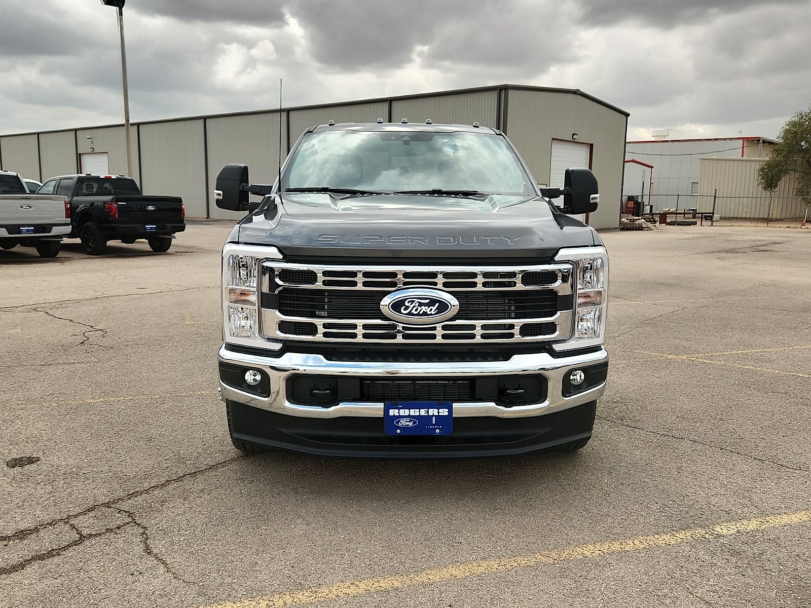 2027 Ford F-350SD XLT DRW