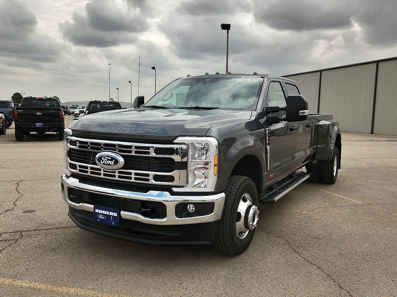 2027 Ford F-350SD XLT DRW