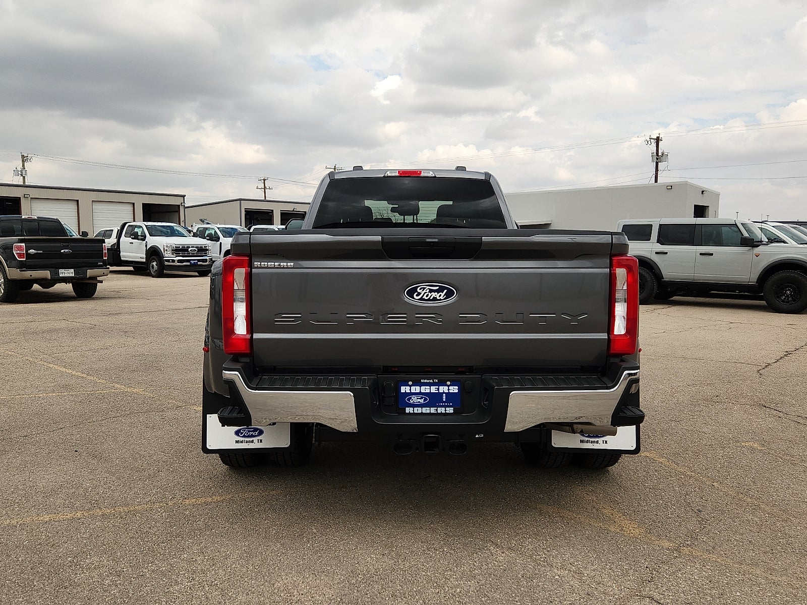 2027 Ford F-350SD XLT DRW