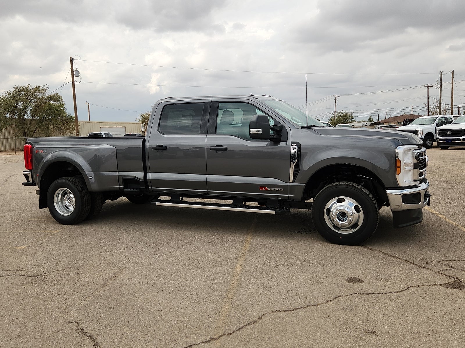 2027 Ford F-350SD XLT DRW