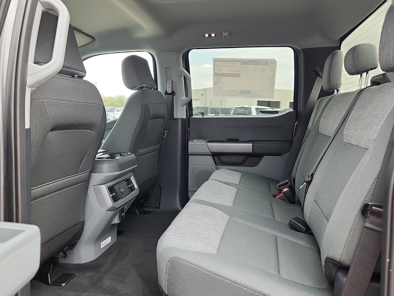 2027 Ford F-350SD XLT DRW