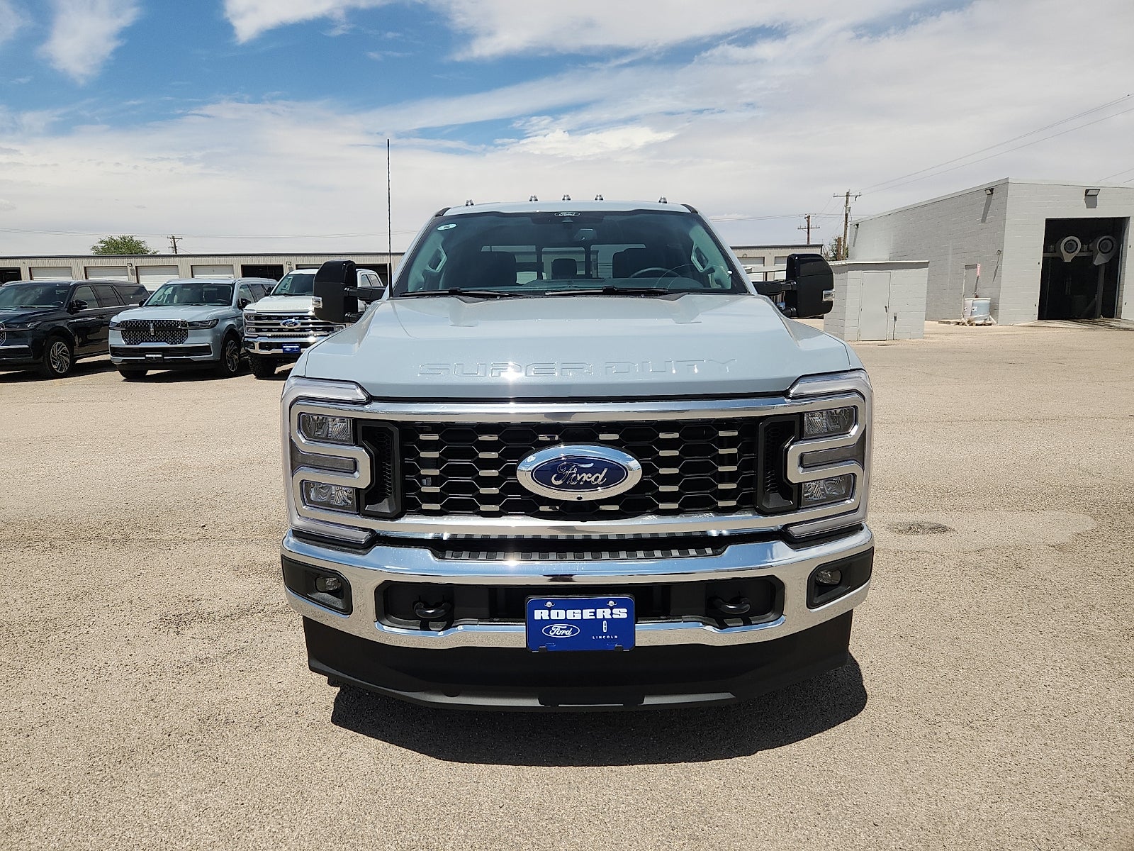 2026 Ford Super Duty F-350 DRW LARIAT