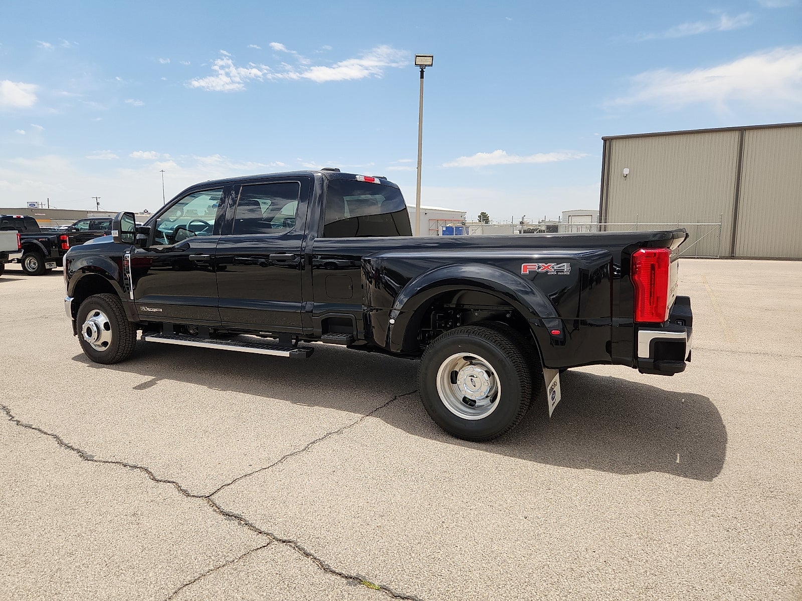 2026 Ford Super Duty F-350 DRW XLT