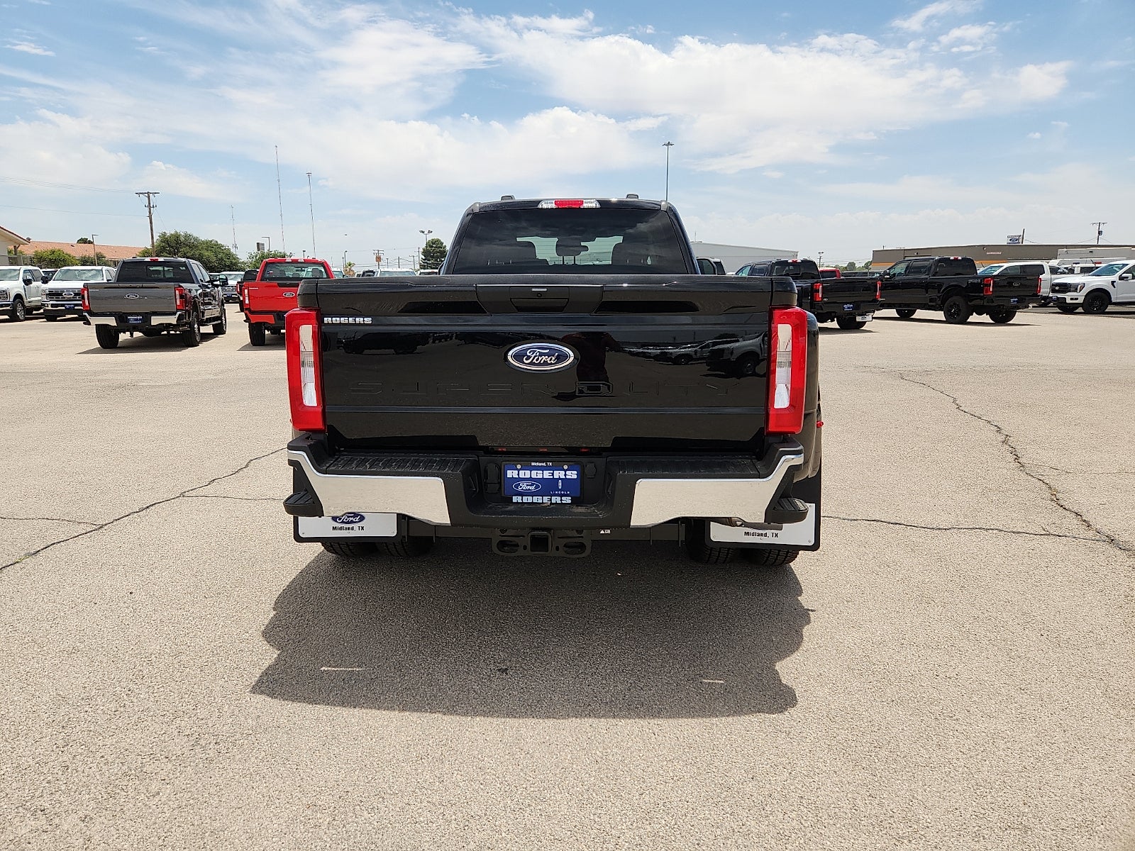 2026 Ford Super Duty F-350 DRW XLT