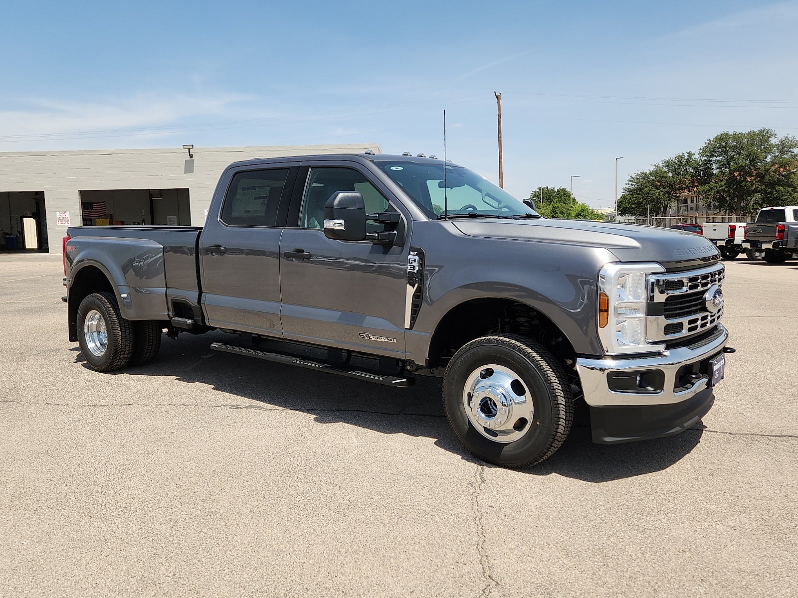2026 Ford Super Duty F-350 DRW XLT