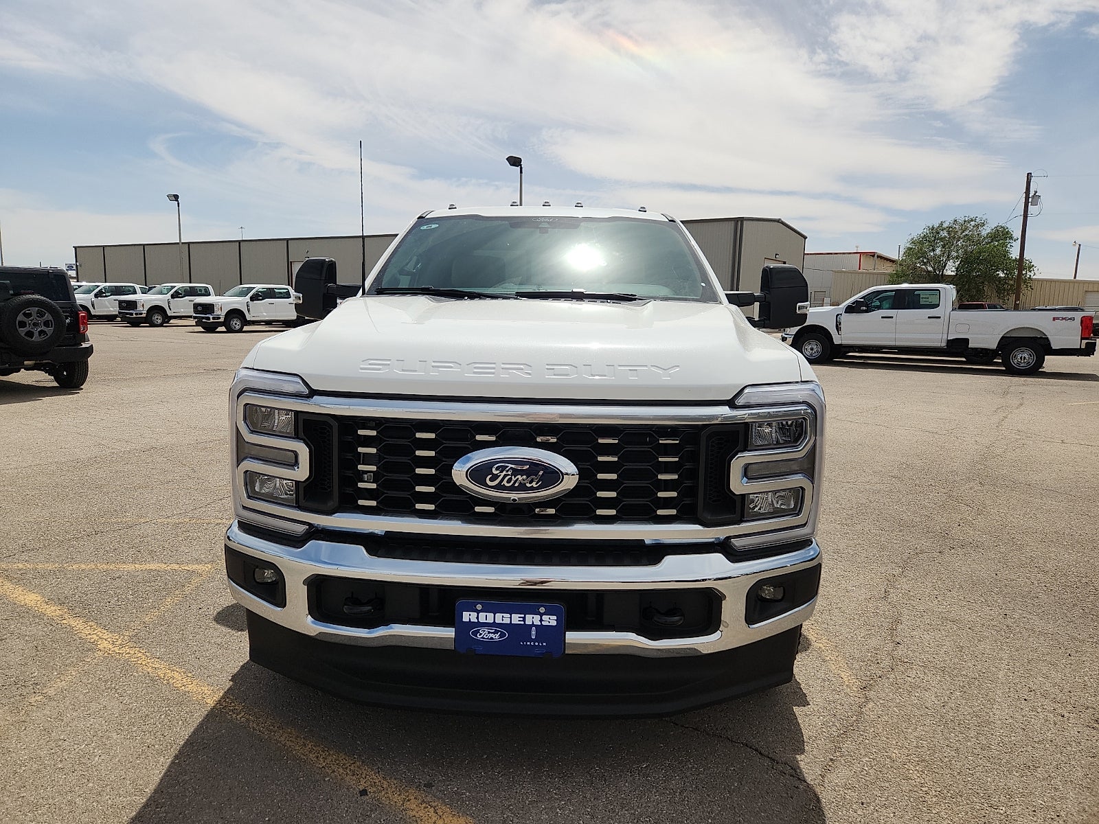 2026 Ford Super Duty F-350 DRW LARIAT