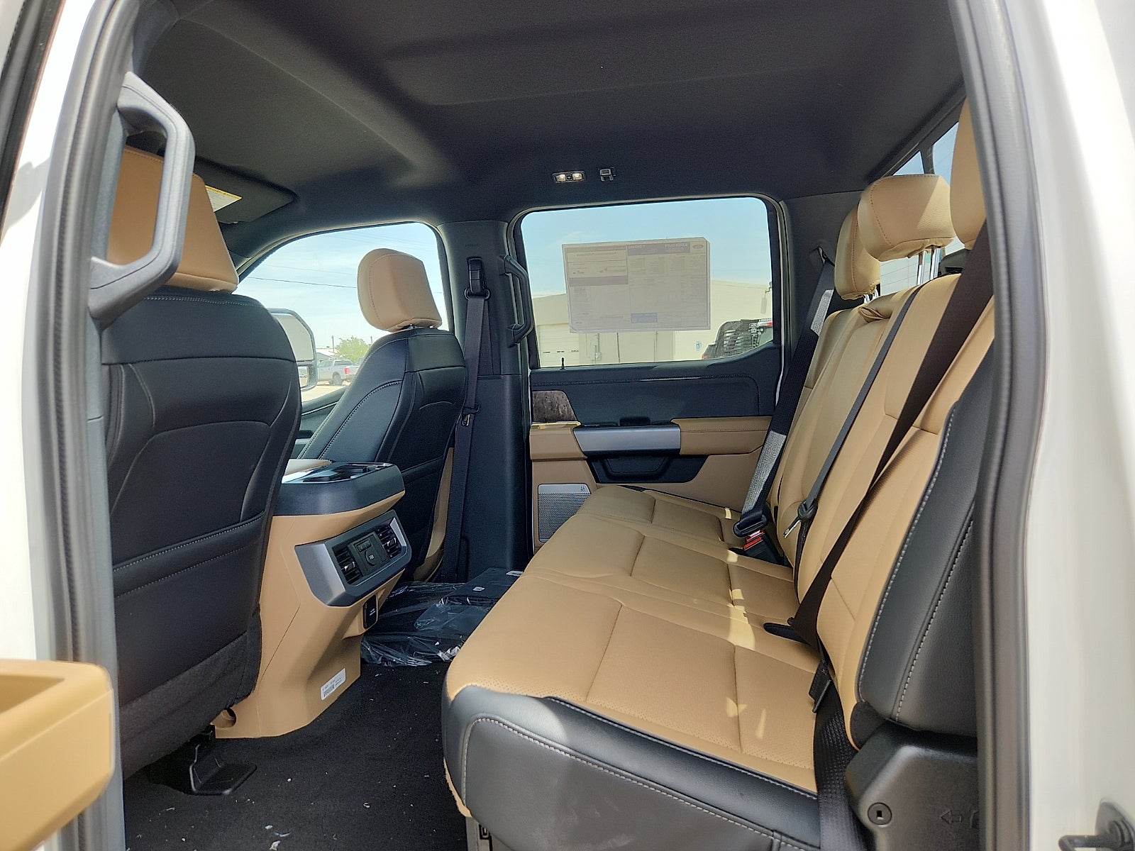 2026 Ford Super Duty F-350 DRW LARIAT