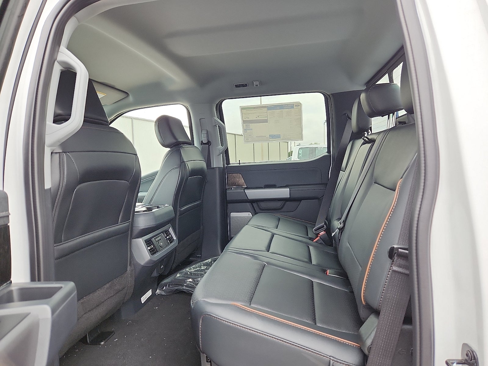 2026 Ford Super Duty F-350 DRW LARIAT
