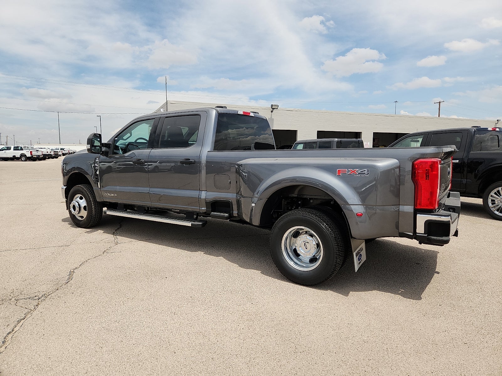 2026 Ford Super Duty F-350 DRW XLT