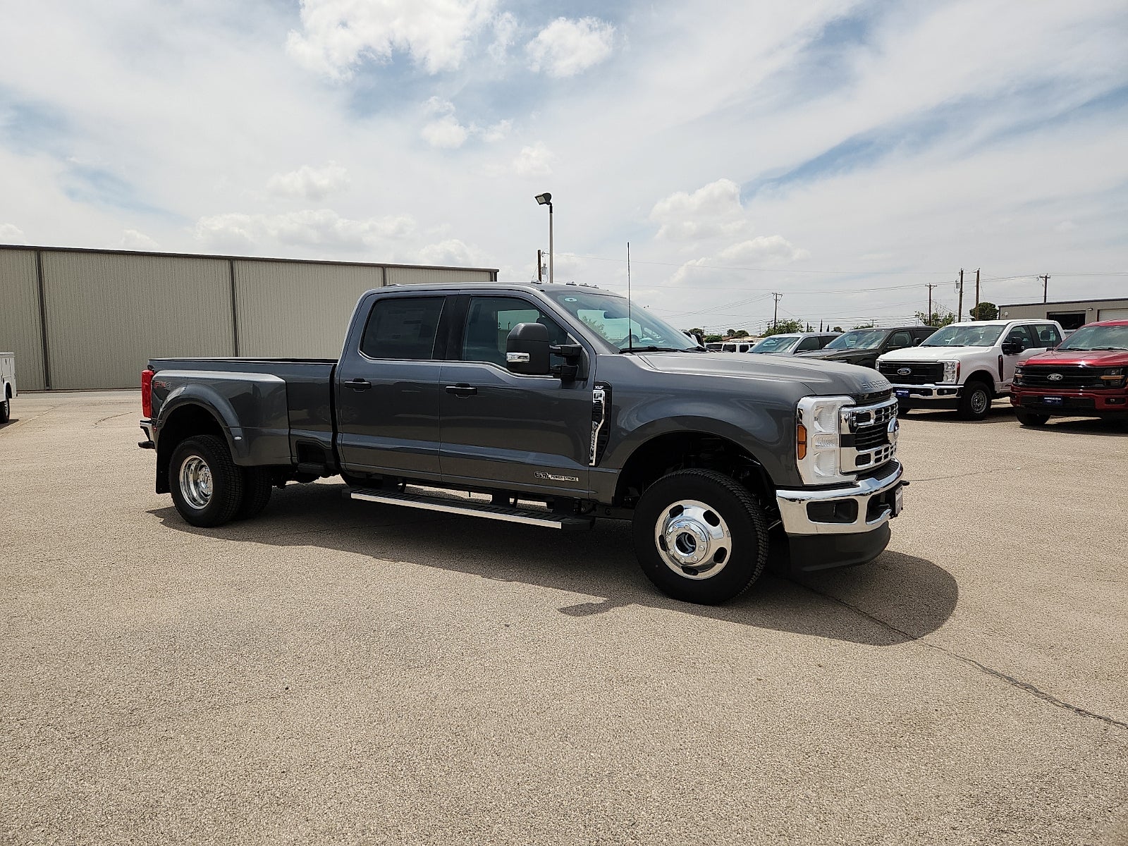 2026 Ford Super Duty F-350 DRW XLT