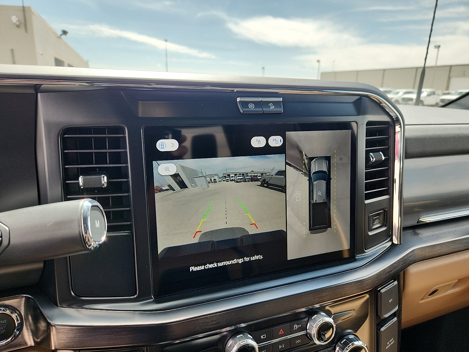 2026 Ford Super Duty F-350 DRW LARIAT