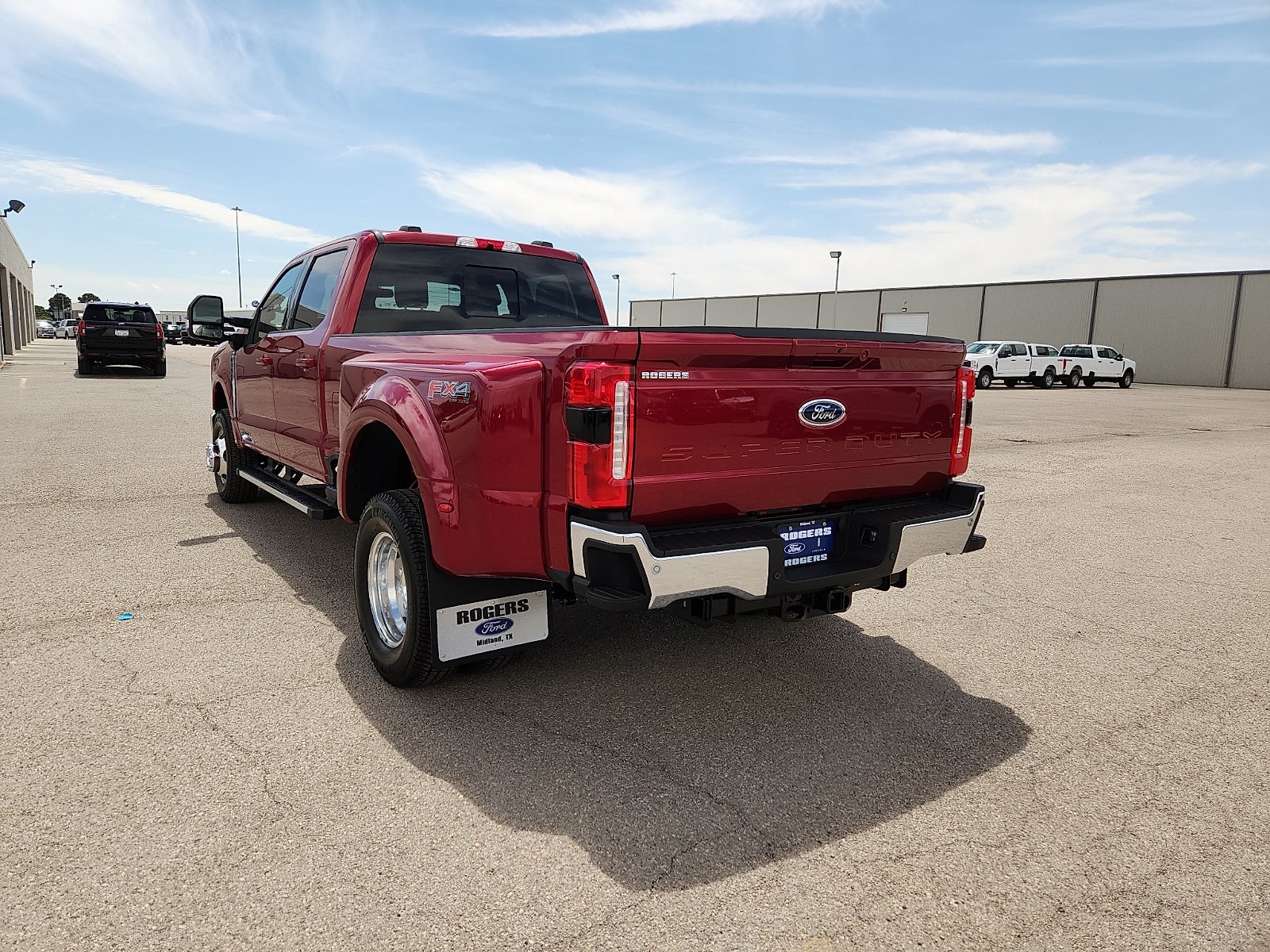 2026 Ford Super Duty F-350 DRW LARIAT