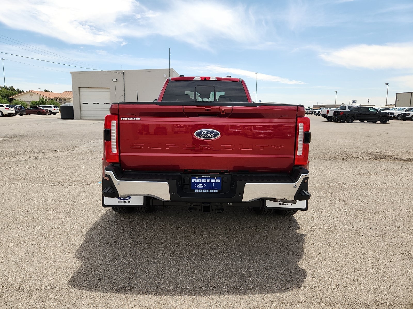 2026 Ford Super Duty F-350 DRW LARIAT