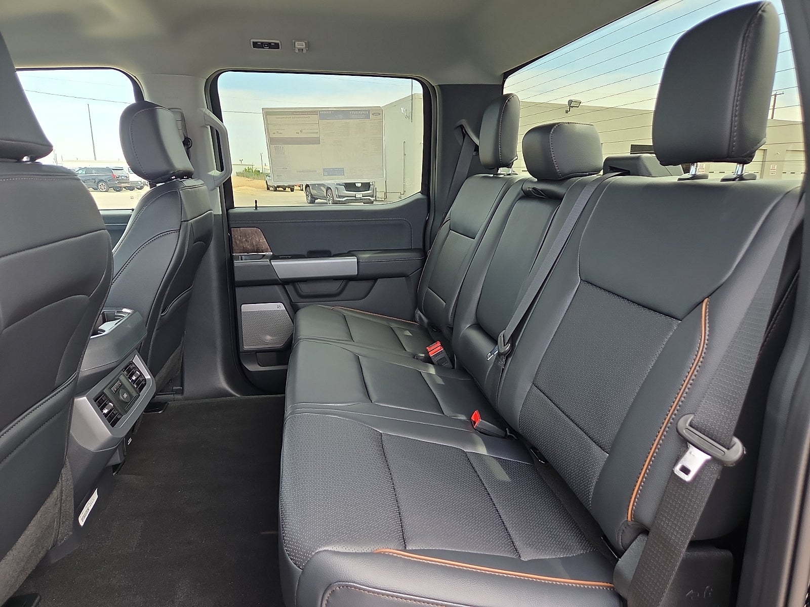 2026 Ford Super Duty F-350 DRW LARIAT