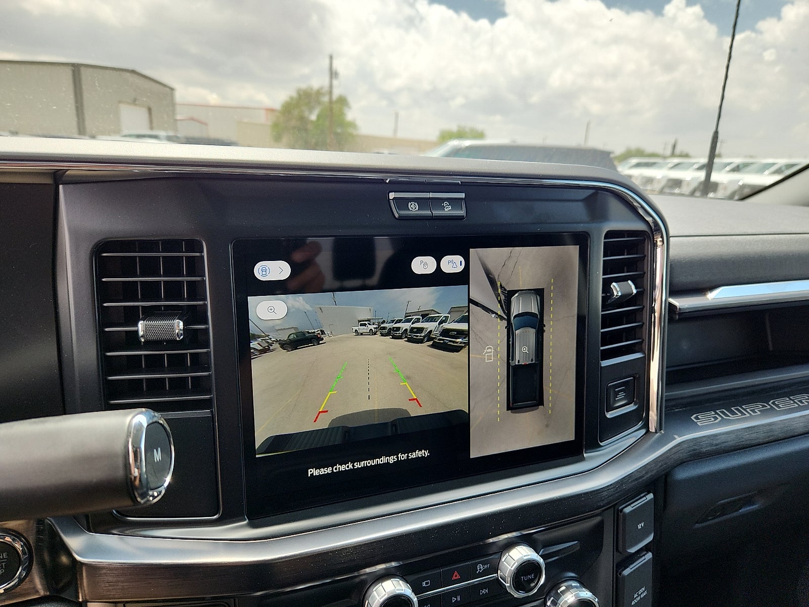 2026 Ford Super Duty F-350 DRW LARIAT