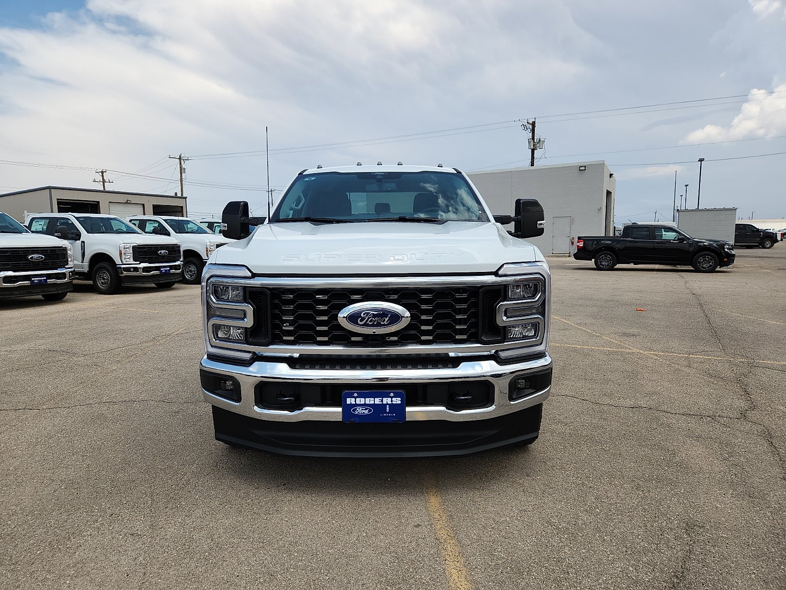 2026 Ford Super Duty F-350 DRW LARIAT