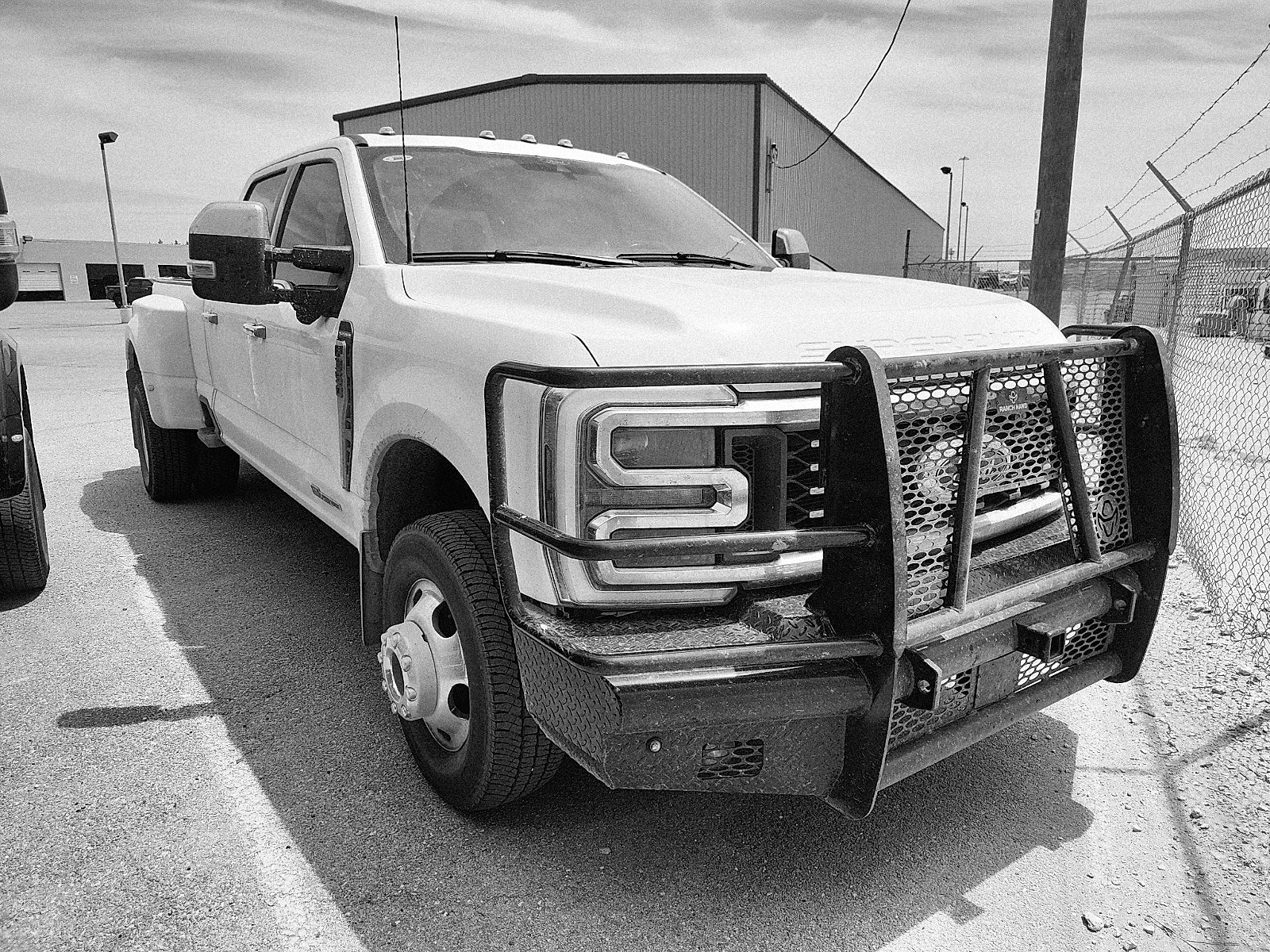 2024 Ford Super Duty F-350 DRW Platinum