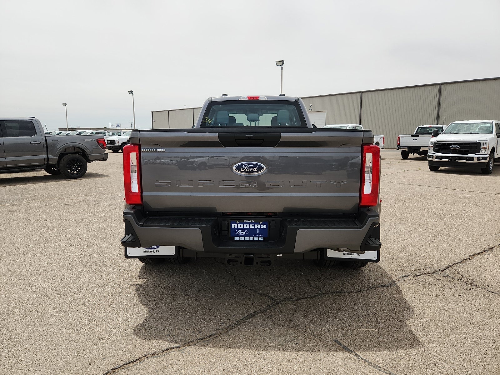 2026 Ford Super Duty F-350 DRW XL