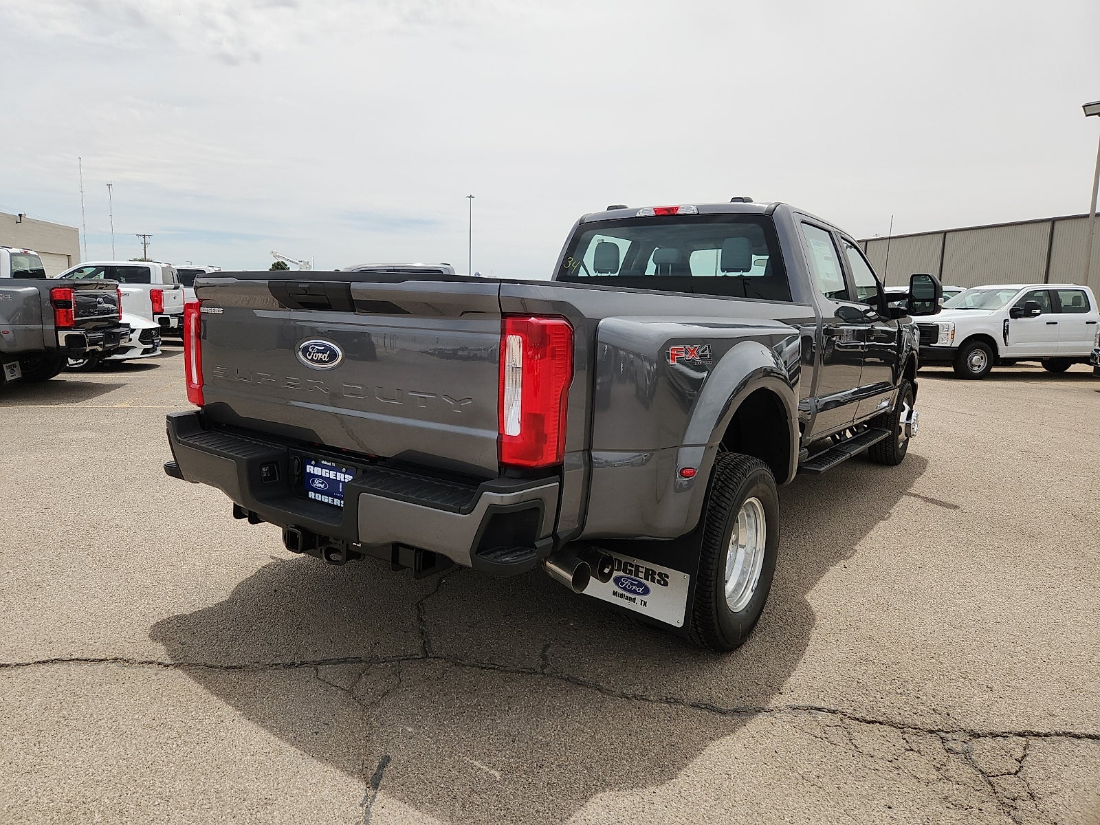 2026 Ford Super Duty F-350 DRW XL