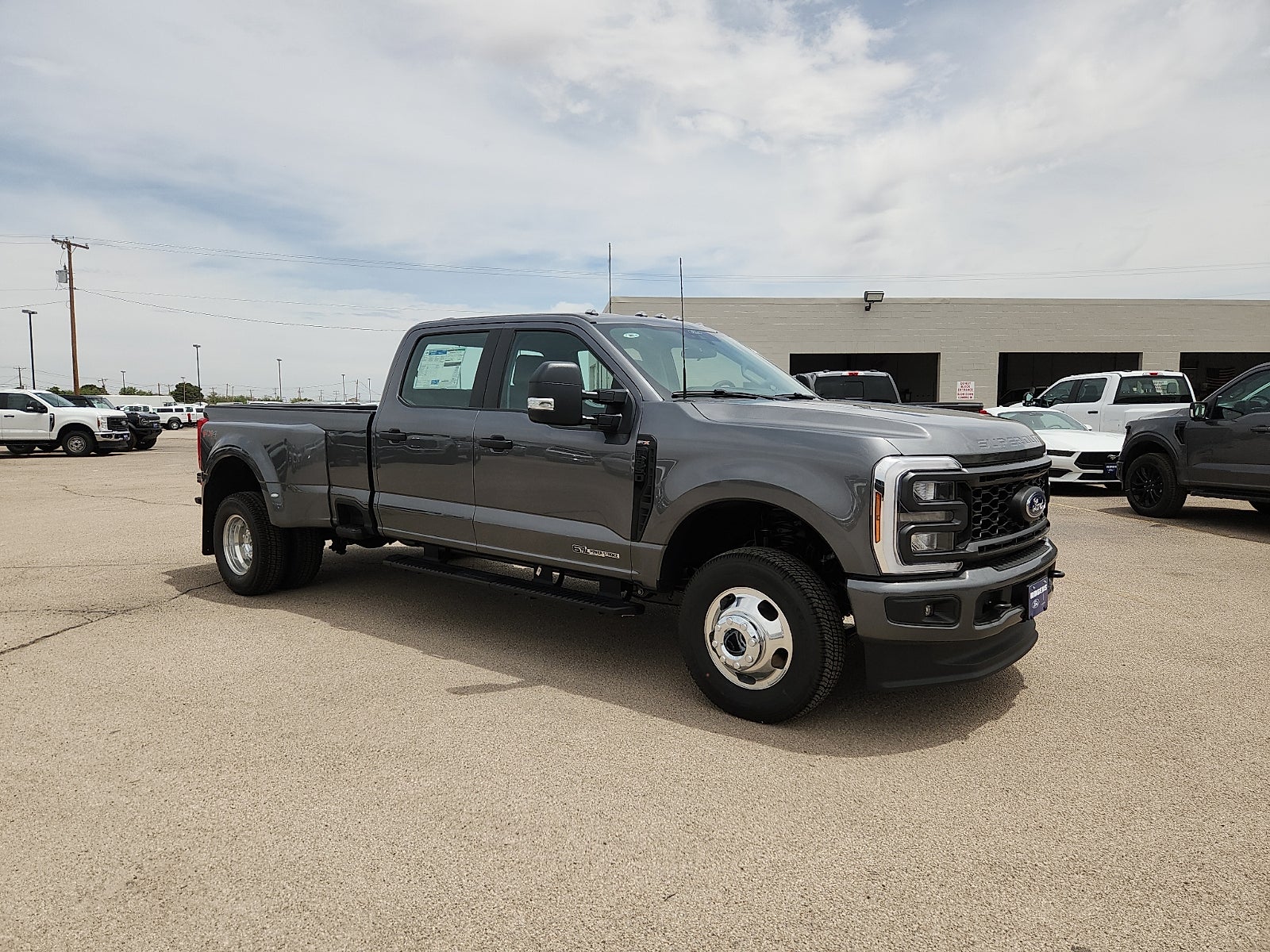2026 Ford Super Duty F-350 DRW XL
