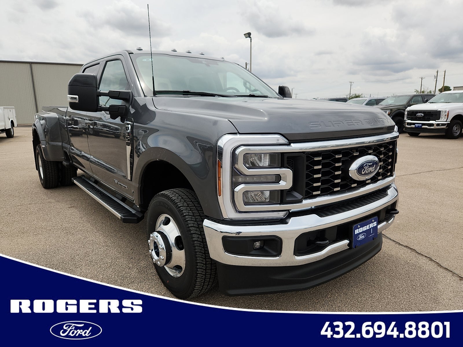 2026 Ford Super Duty F-350 DRW LARIAT