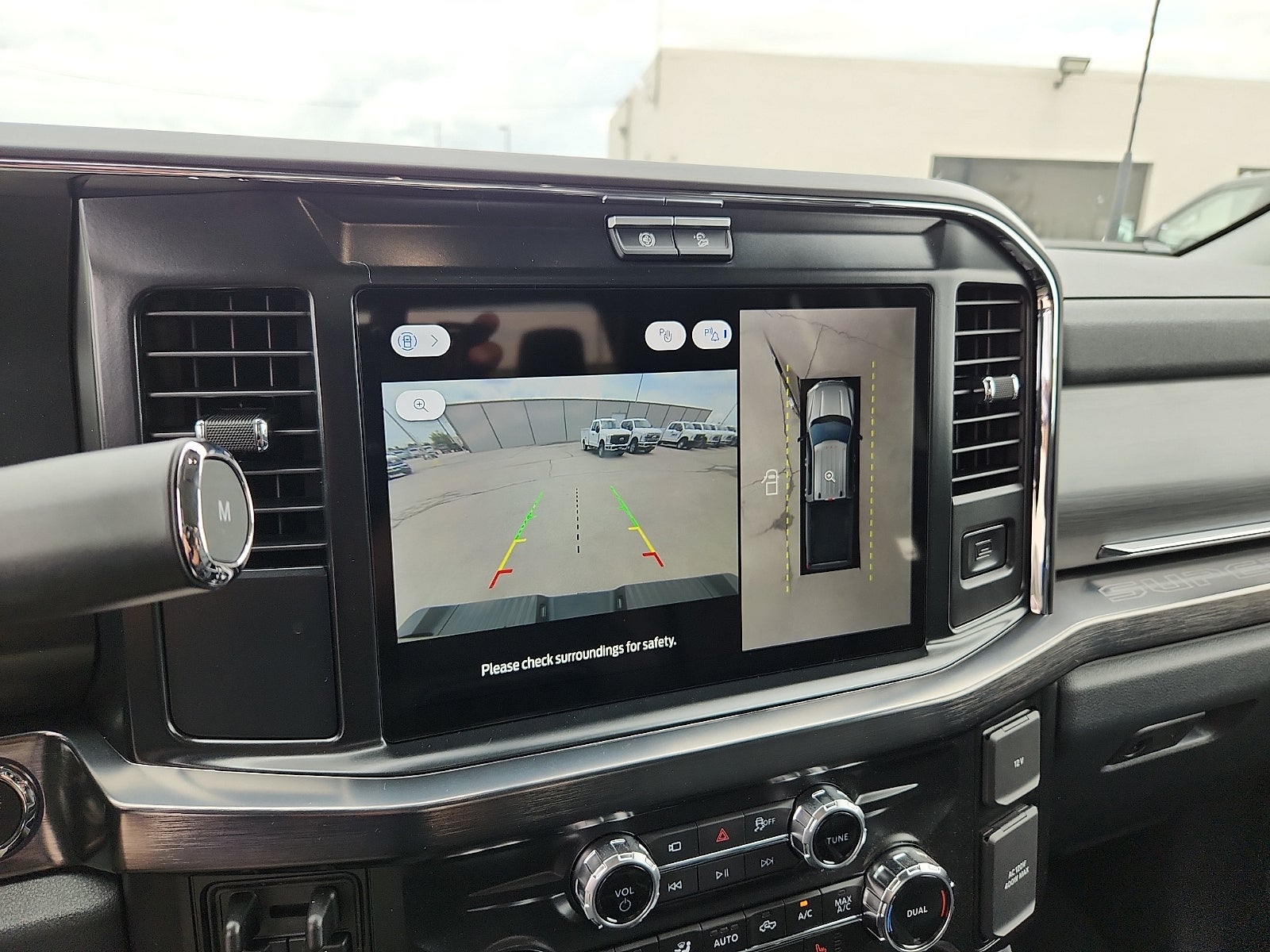 2026 Ford Super Duty F-350 DRW LARIAT