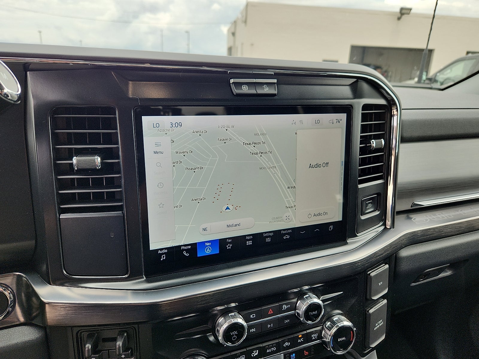 2026 Ford Super Duty F-350 DRW LARIAT
